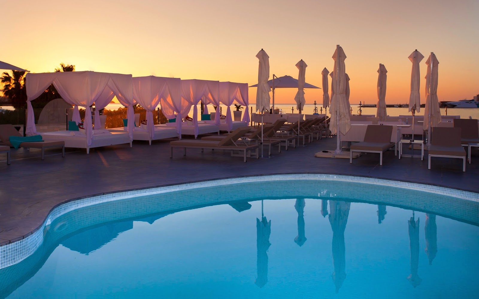 Aperture Terrace, rooftop in Ibiza — photo 5