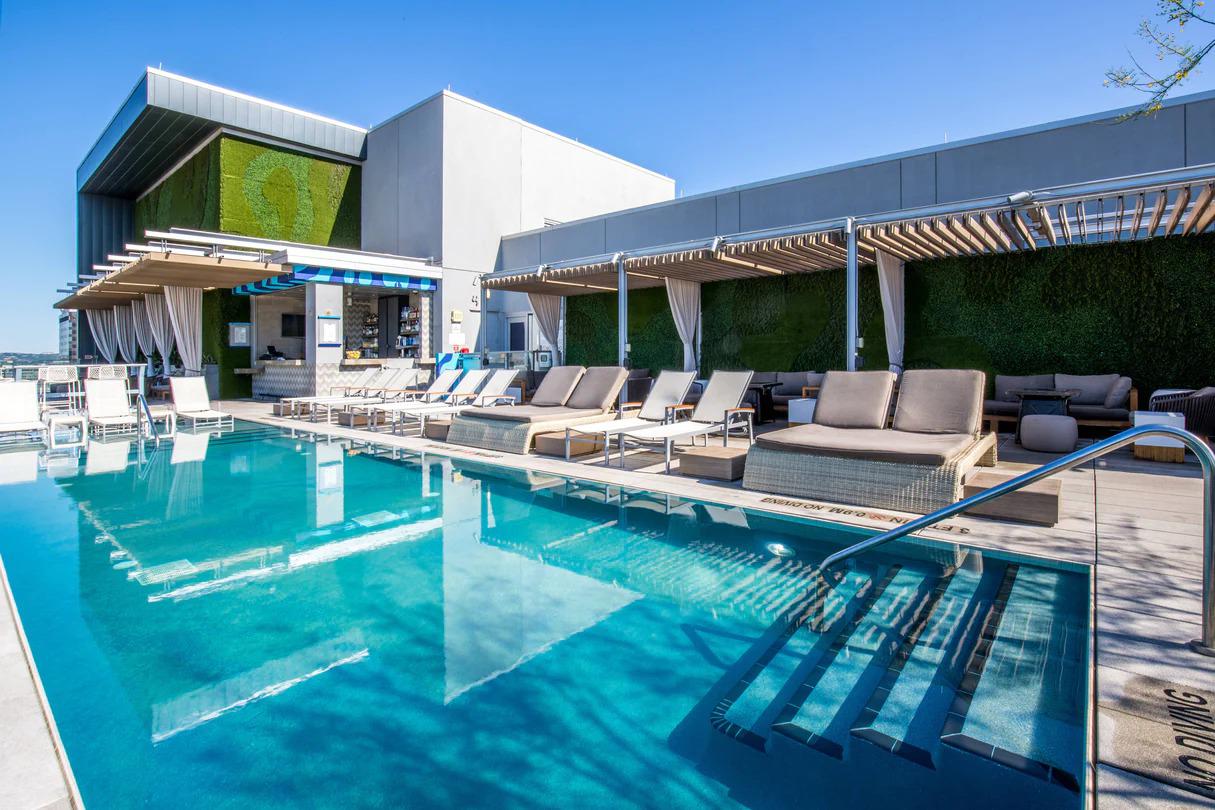 Azul Rooftop Bar and Lounge, rooftop in Austin — photo 2