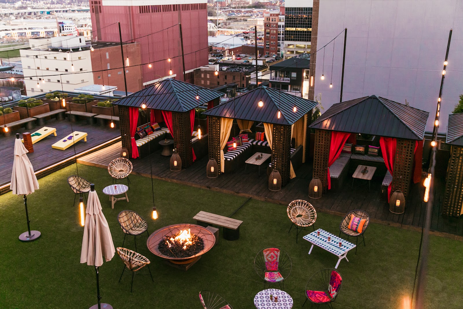 Bobby Hotel Rooftop Lounge, rooftop in Nashville — photo 3