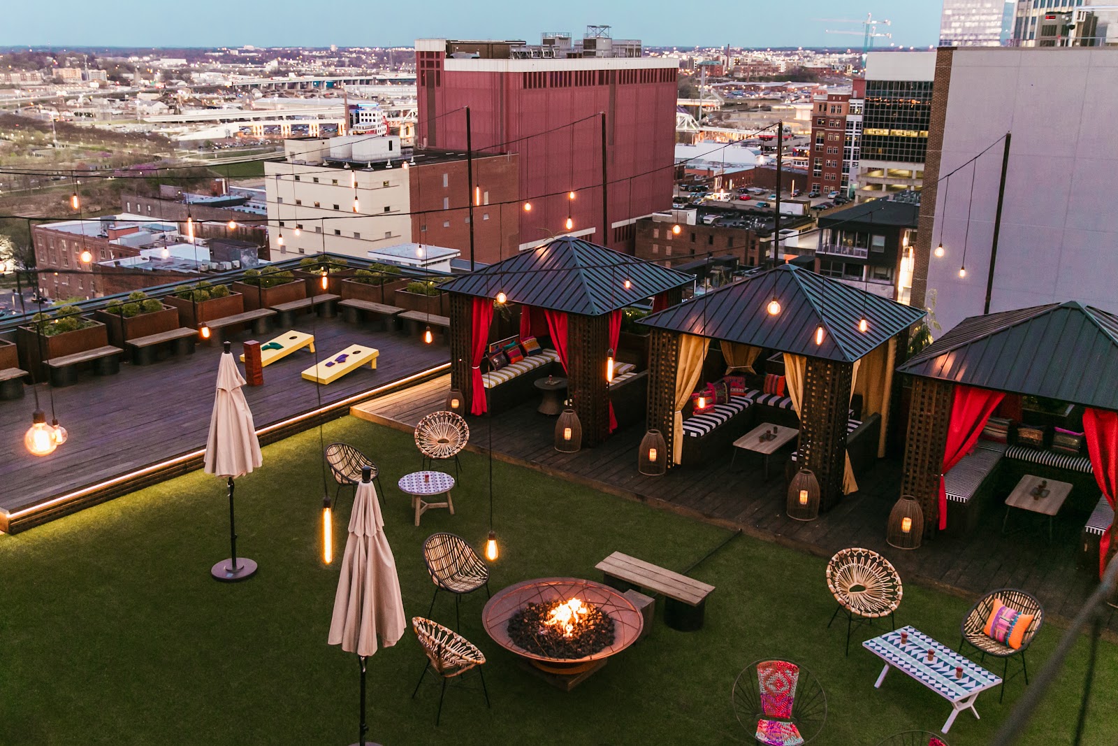 Bobby Hotel Rooftop Lounge, rooftop in Nashville — photo 4