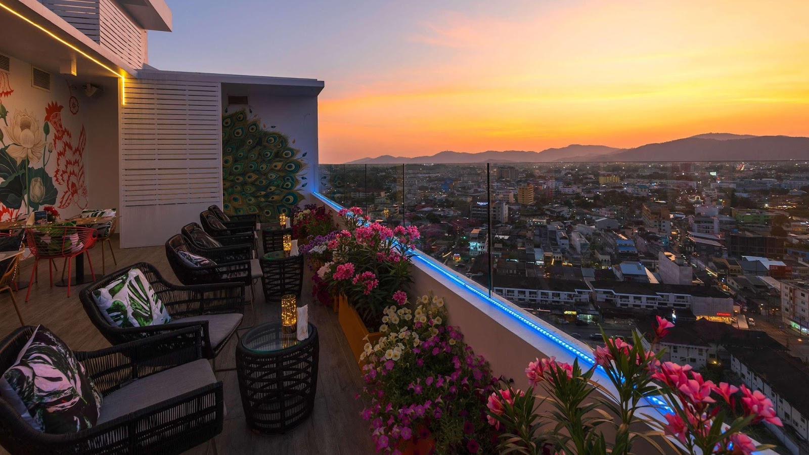 Estrela Rooftop Bar & Restaurant, rooftop in Phuket — photo 3