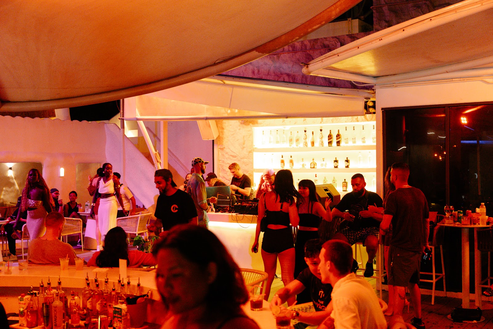 FLYO Rooftop Beach Club Phuket, rooftop in Phuket — photo 3