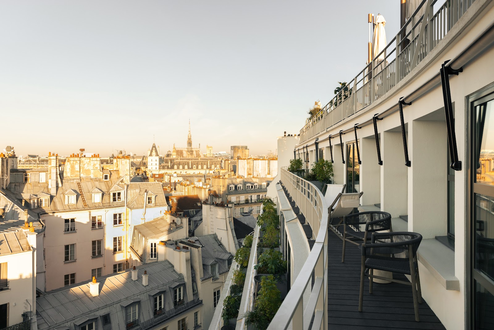Hôtel Dame des Arts, rooftop bar in Paris