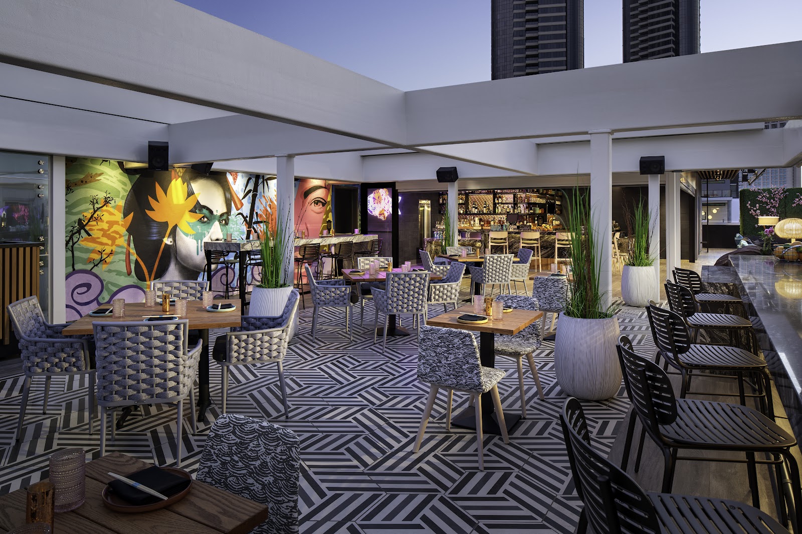 Lumi rooftop bar