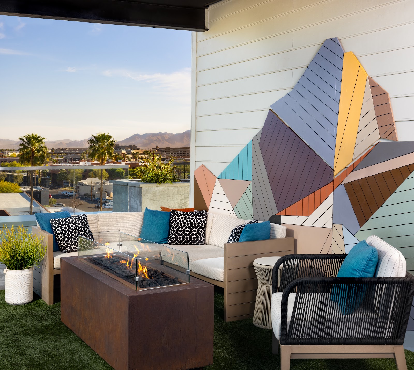 Outrider Rooftop Lounge, rooftop in Phoenix — photo 3