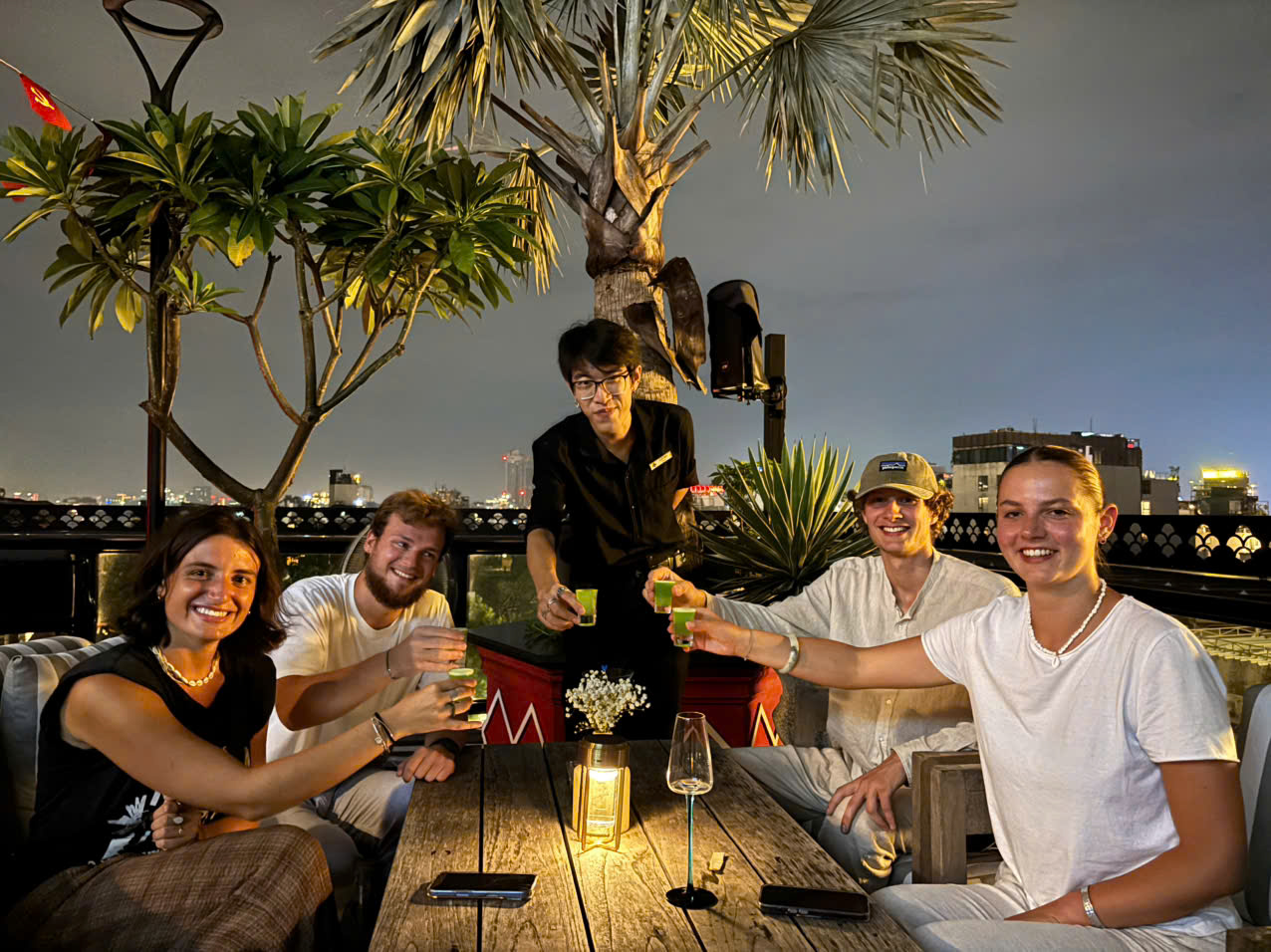 Ozone Sky Lounge & Restaurant Hanoi, rooftop in Hanoi — photo 5