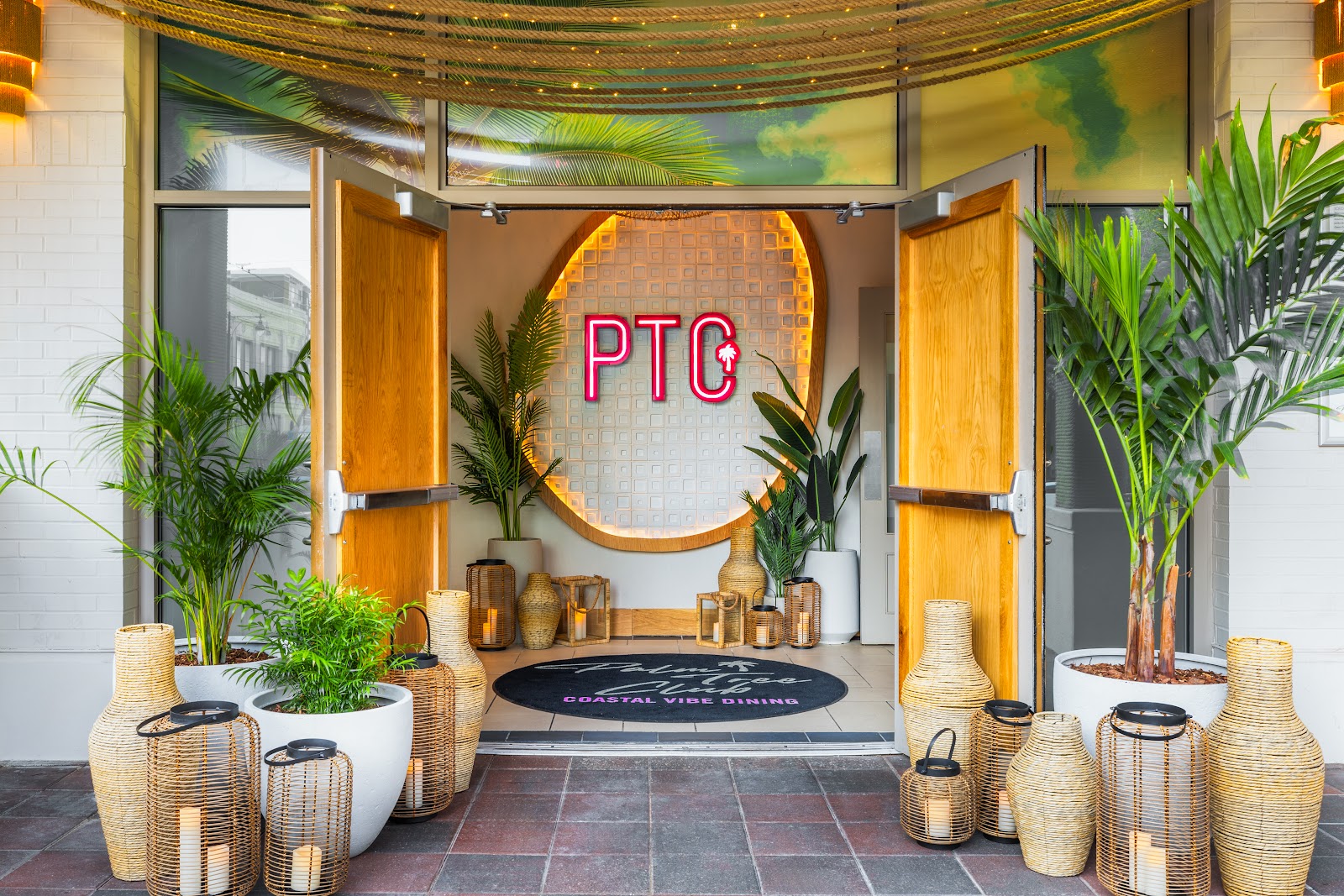 Palm Tree Club KC, rooftop in Kansas City — photo 6