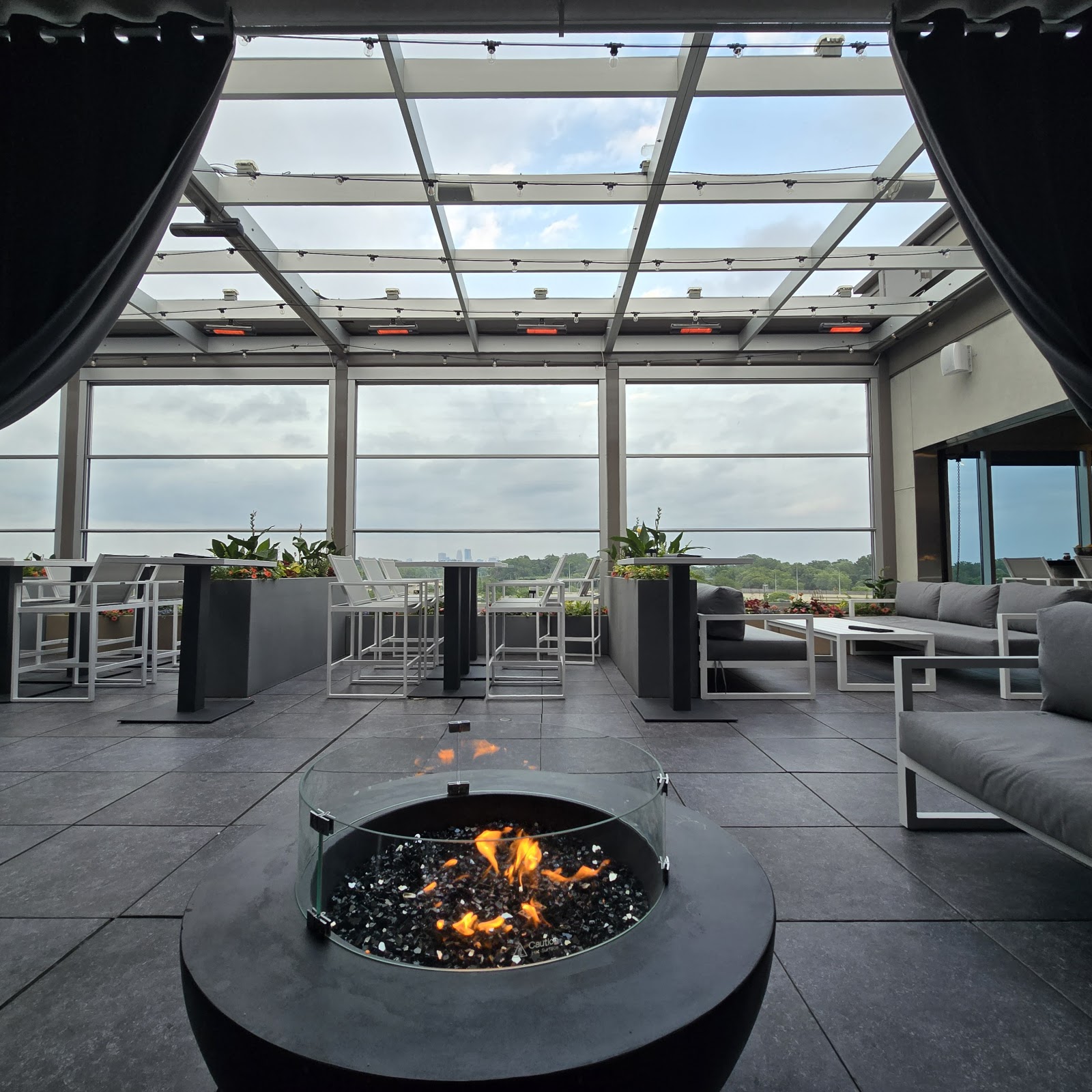 REVEAL Rooftop Bar and Lounge, rooftop in Minneapolis — photo 5
