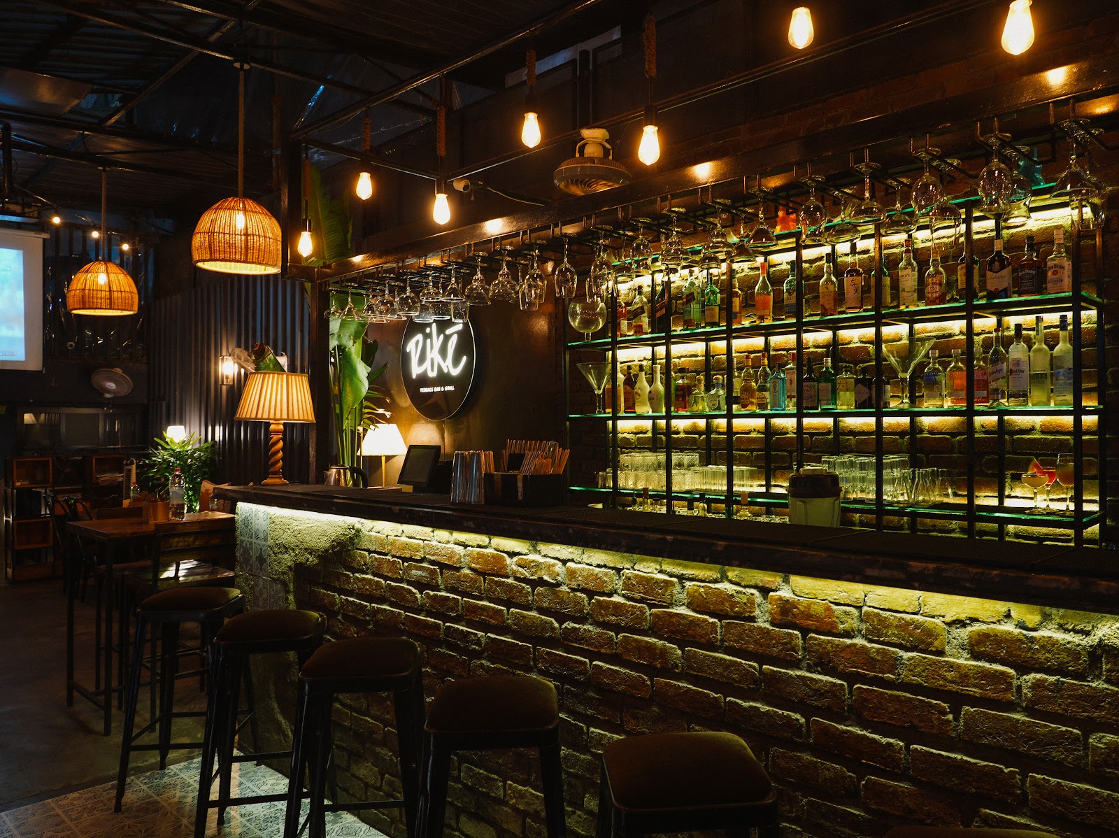 Rikē - Terrace Bar & Grill, rooftop in Mumbai — photo 3