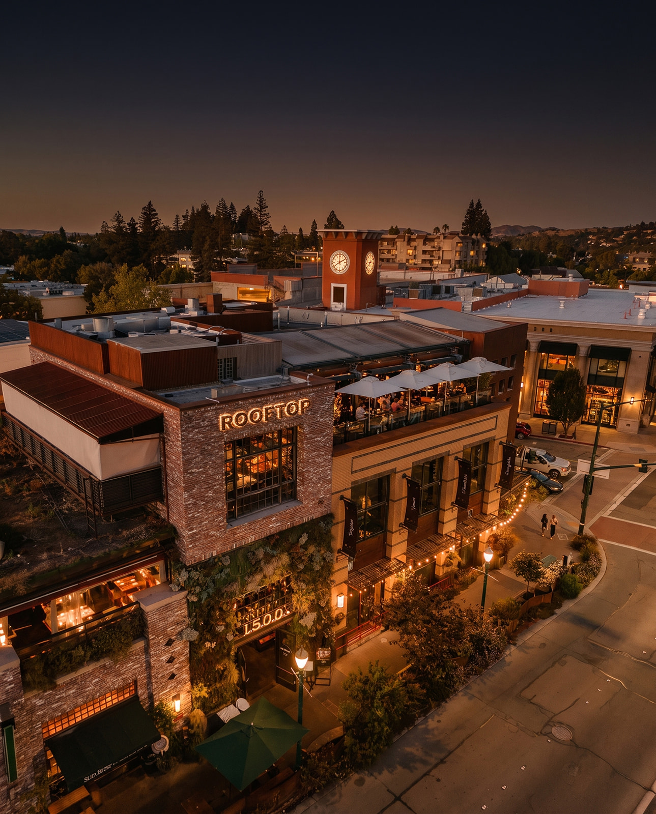 Rooftop Restaurant & Bar, rooftop in Sacramento — photo 4