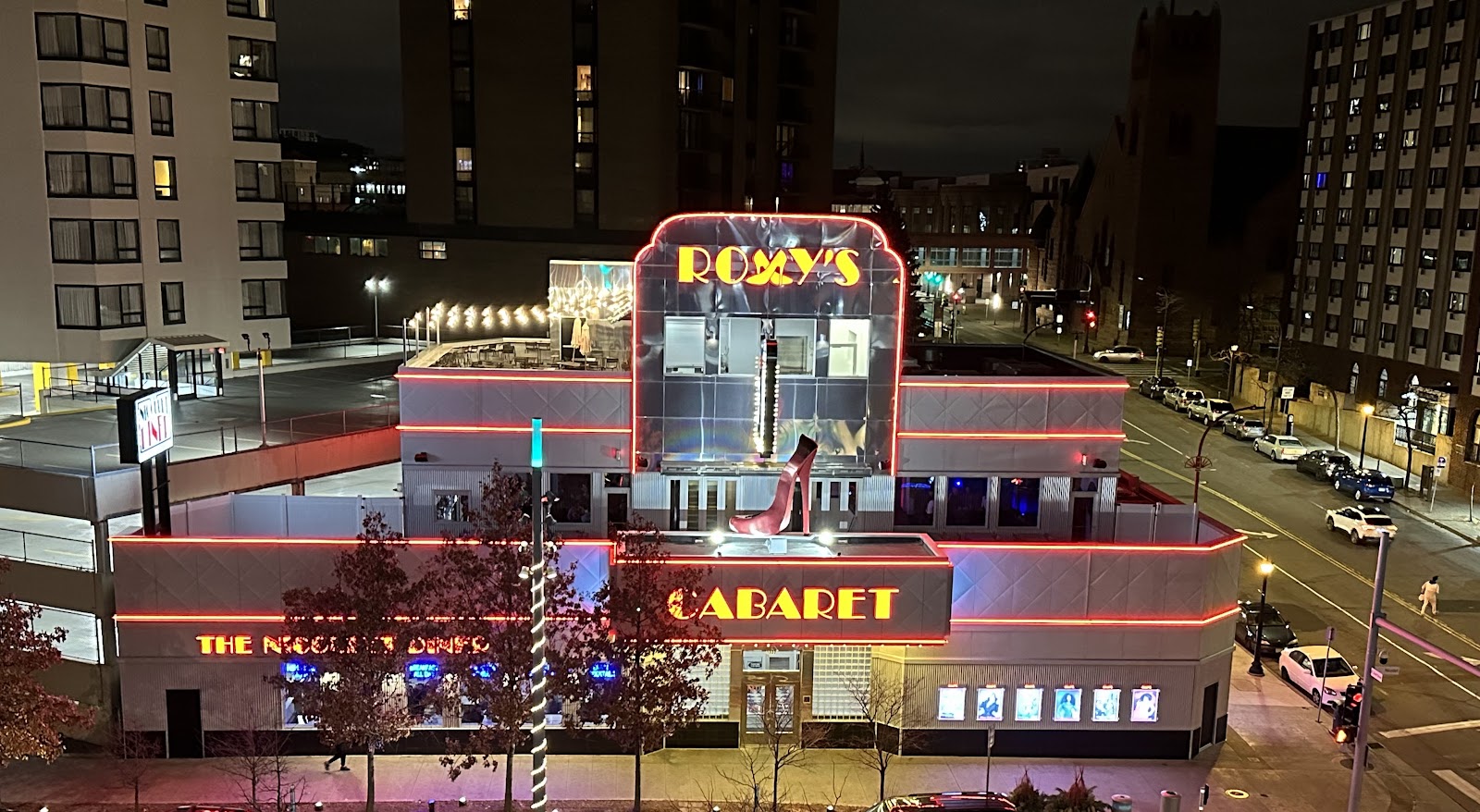 Roxy's Cabaret, rooftop in Minneapolis — photo 2