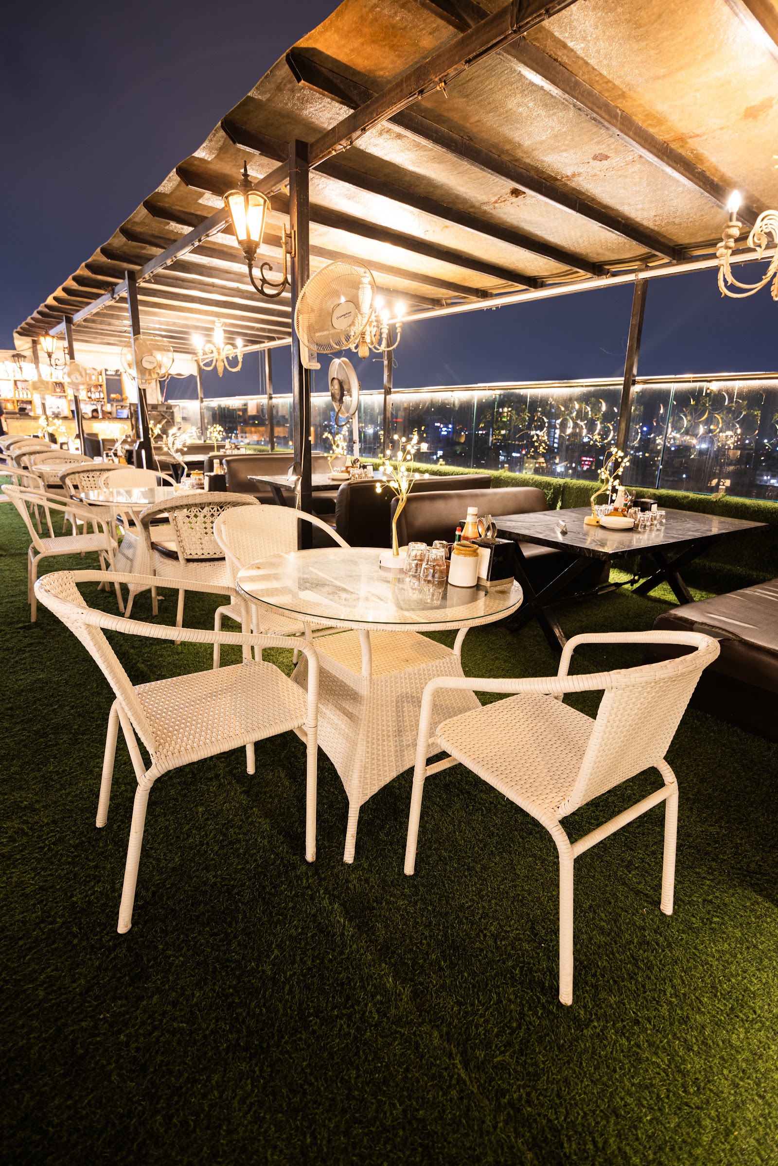 SKYZA Rooftop Lounge, rooftop in Jaipur — photo 5