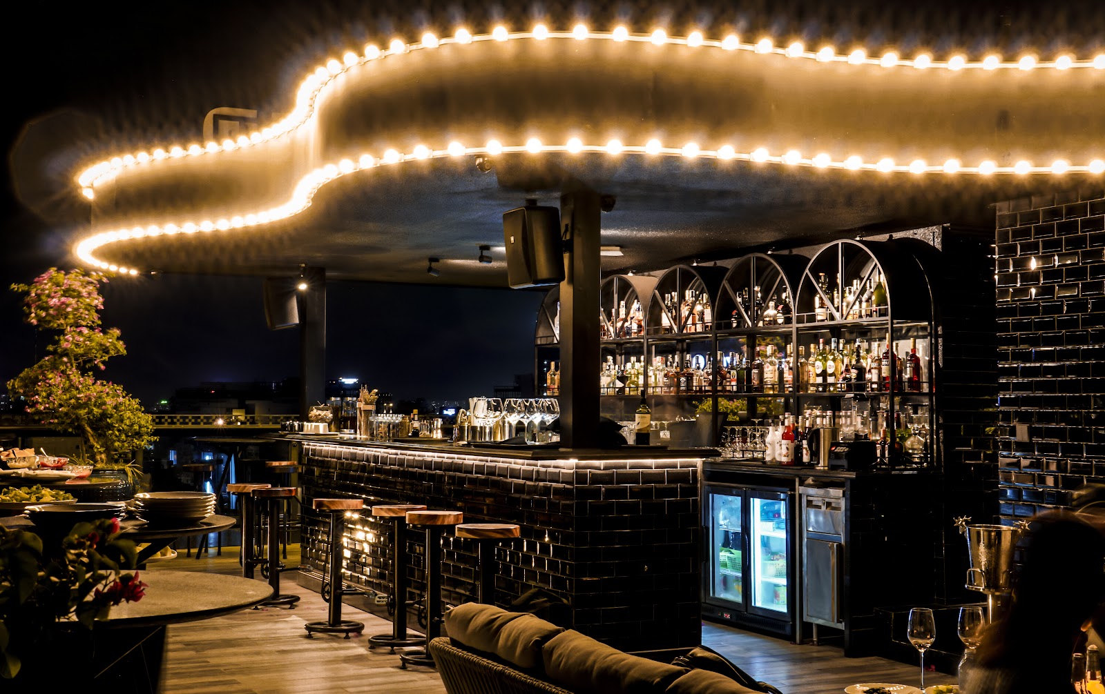SOL SKY BAR, rooftop bar in Hanoi