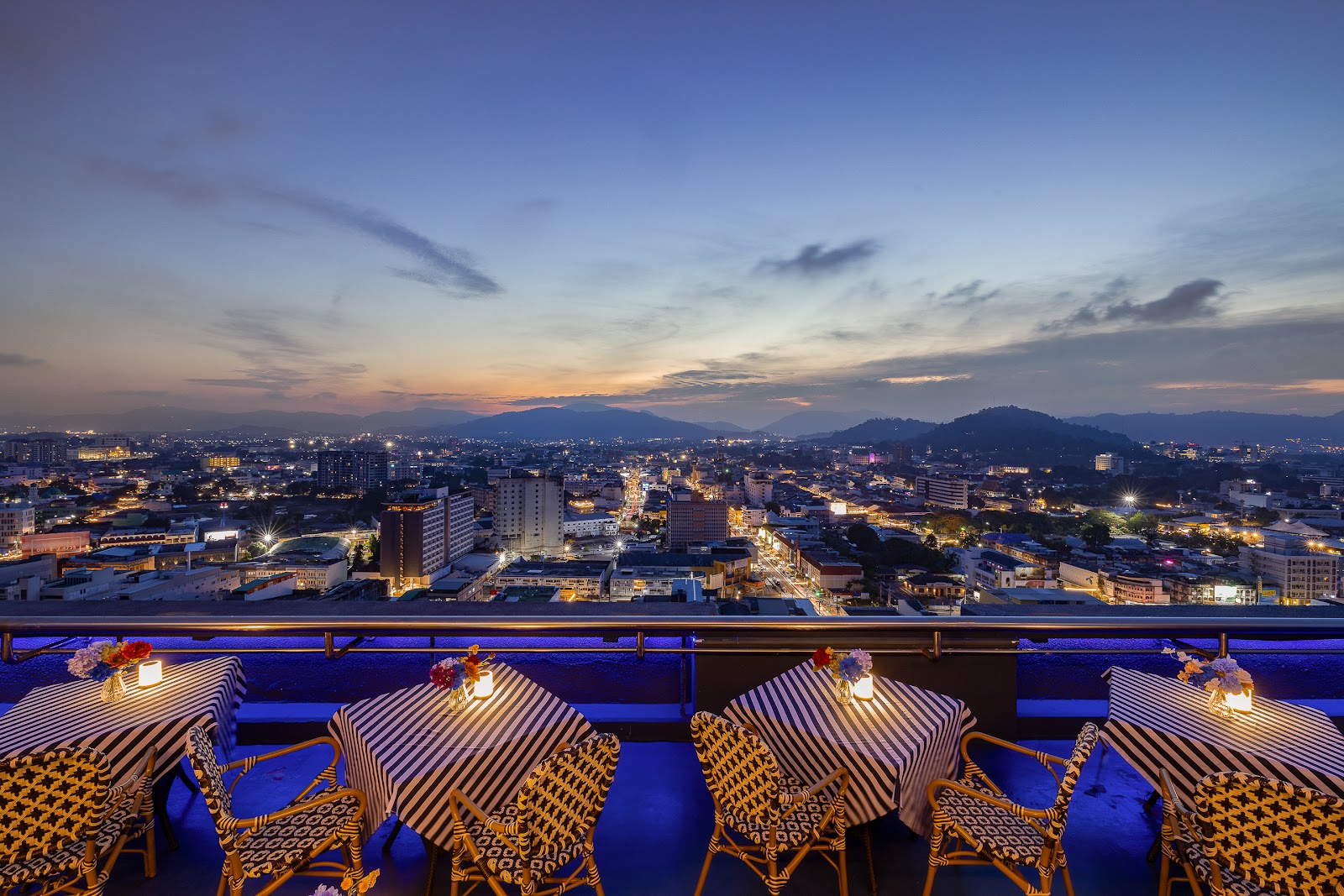 TWIST Rooftop Restaurant & Bar, rooftop in Phuket — photo 3