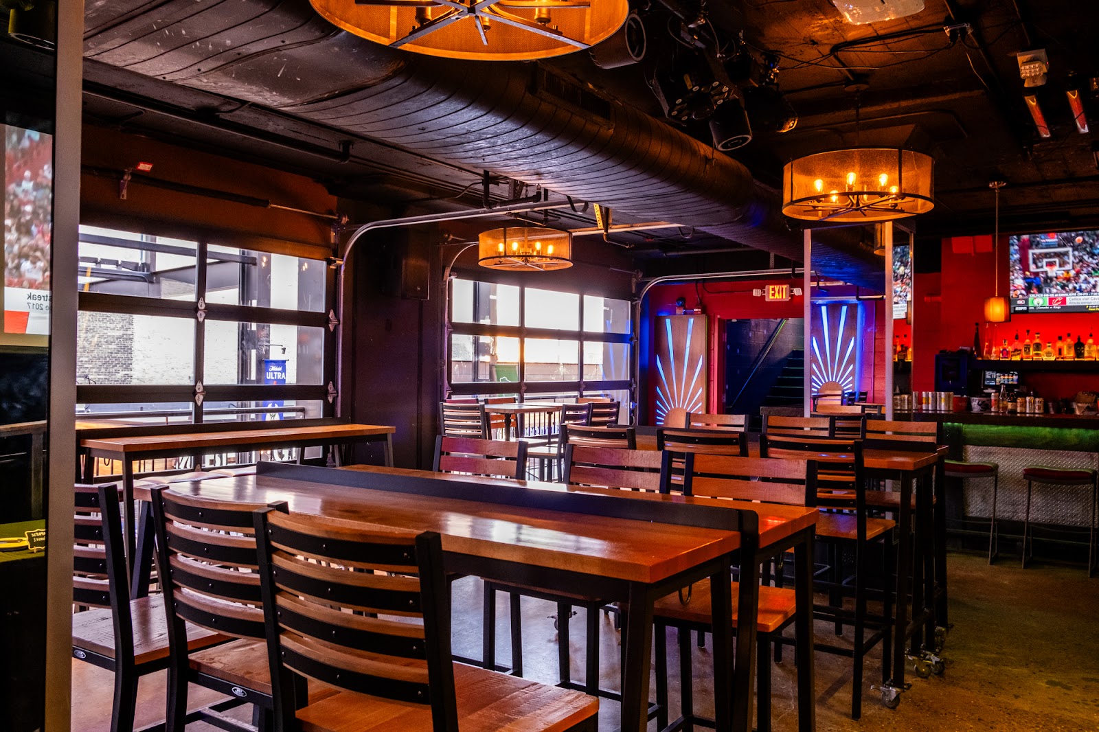 Uncle Buck’s | Dinner, Drinks, Rooftop Bar, rooftop in Milwaukee — photo 5
