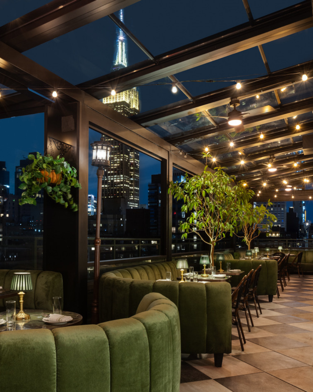 Vintage Green Rooftop — photo 2