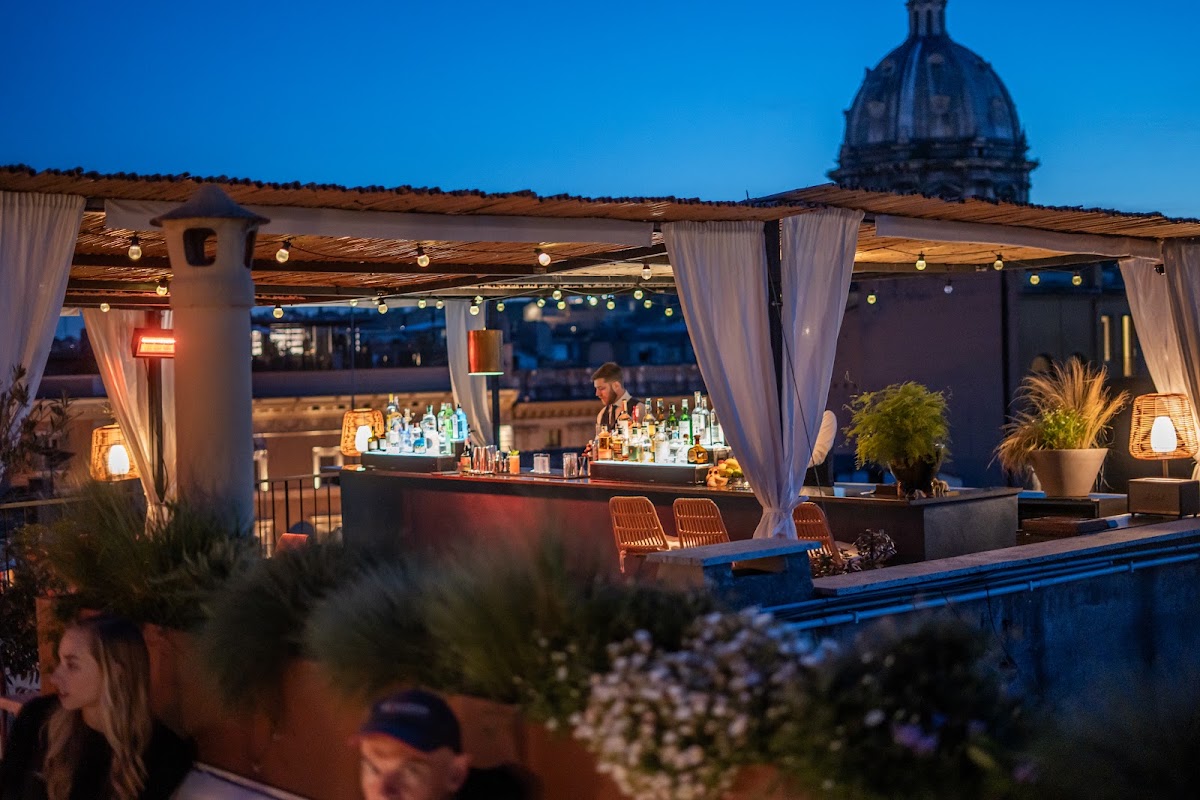 The Vista Rooftop Roma | Pantheon Terrace Bar & Restaurant — photo 2