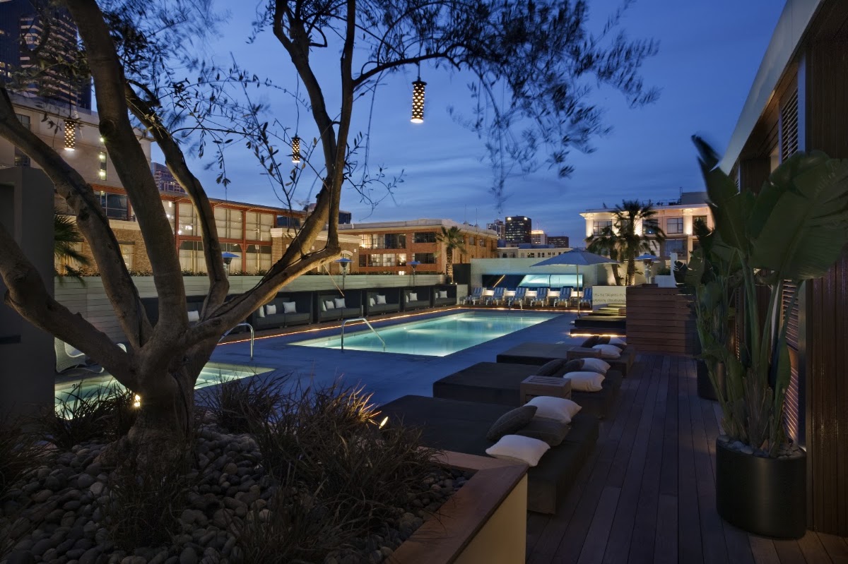 FLOAT Rooftop Lounge — photo 2