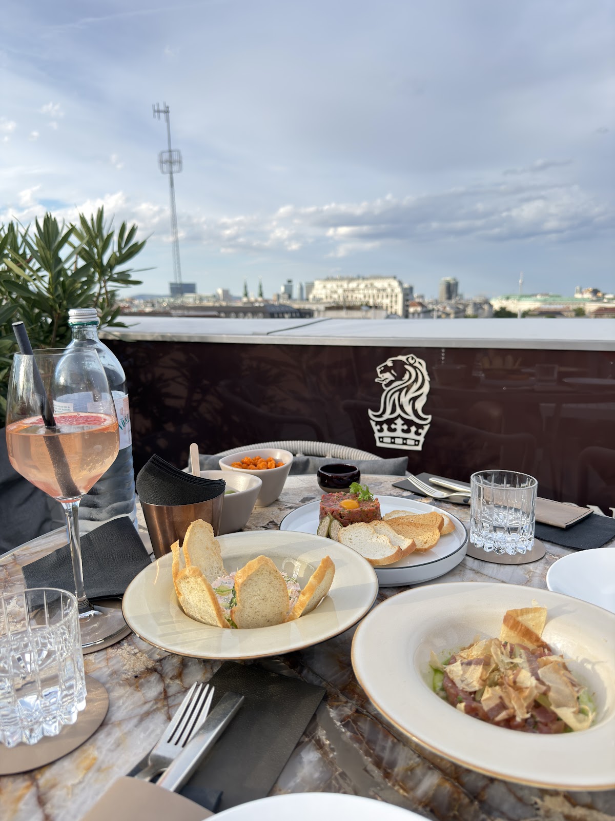 Atmosphere Rooftop Bar — photo 2