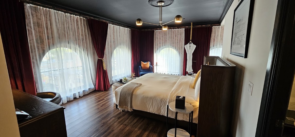 The Broadview Hotel — photo 2