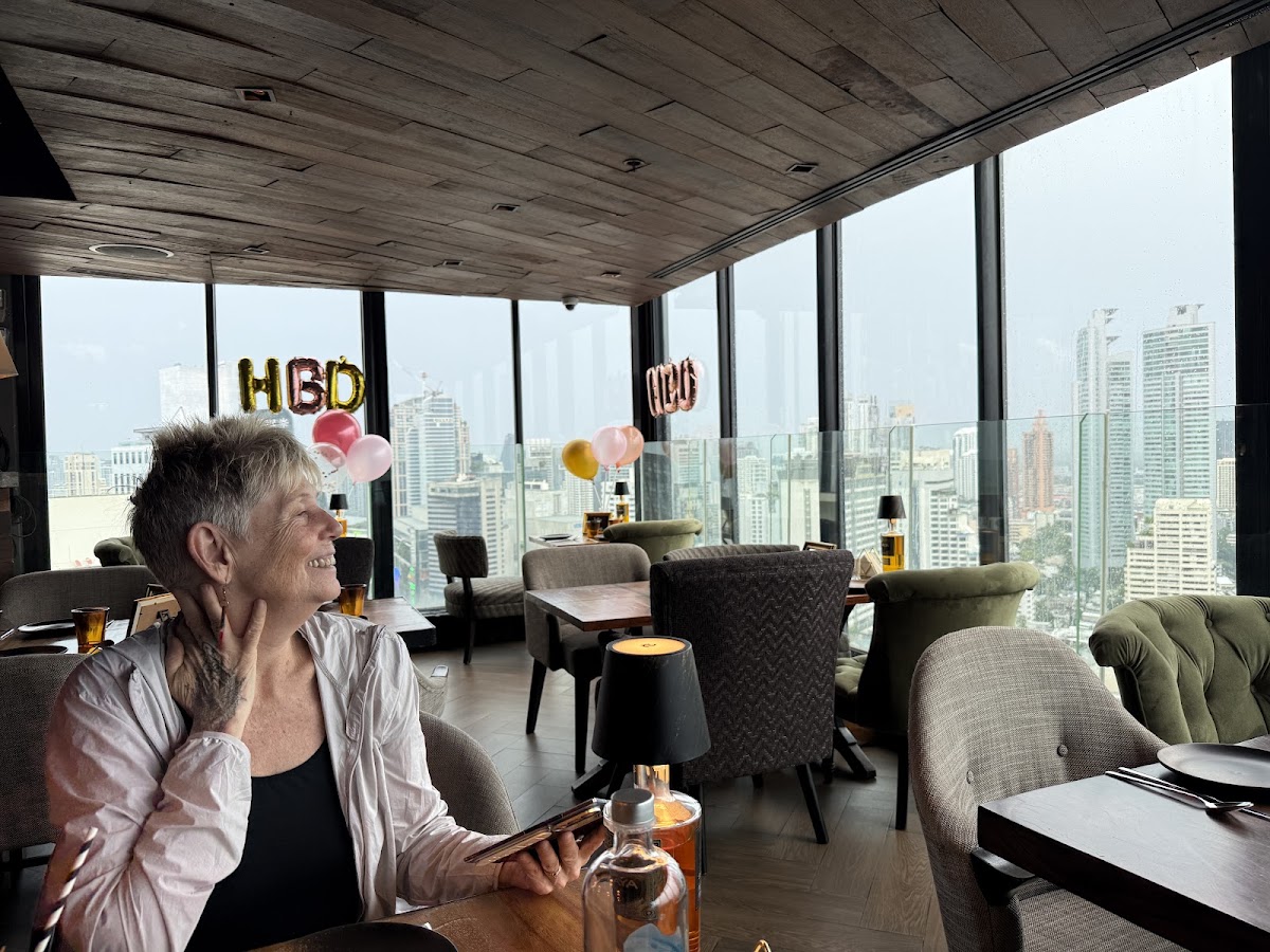 Bangkok Heightz Rooftop (Restaurant & Bar 39th floor) — photo 2