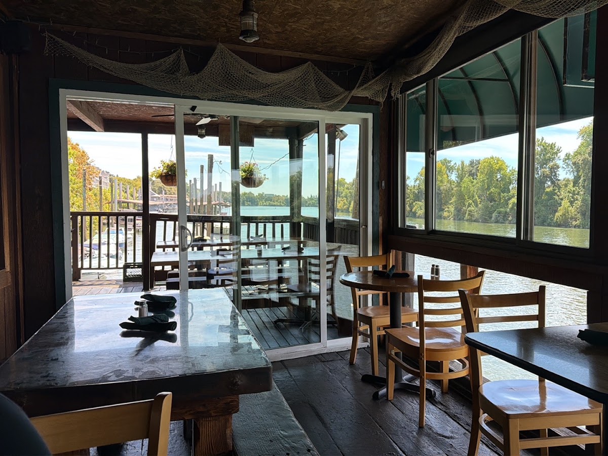 The Virgin Sturgeon Restaurant & Marina — photo 2