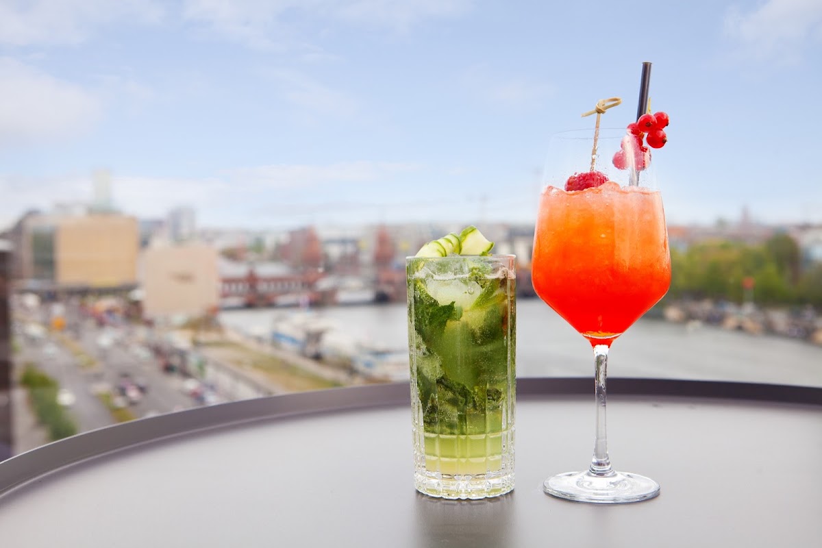 Gallery Rooftop Bar at Hotel Indigo — photo 2