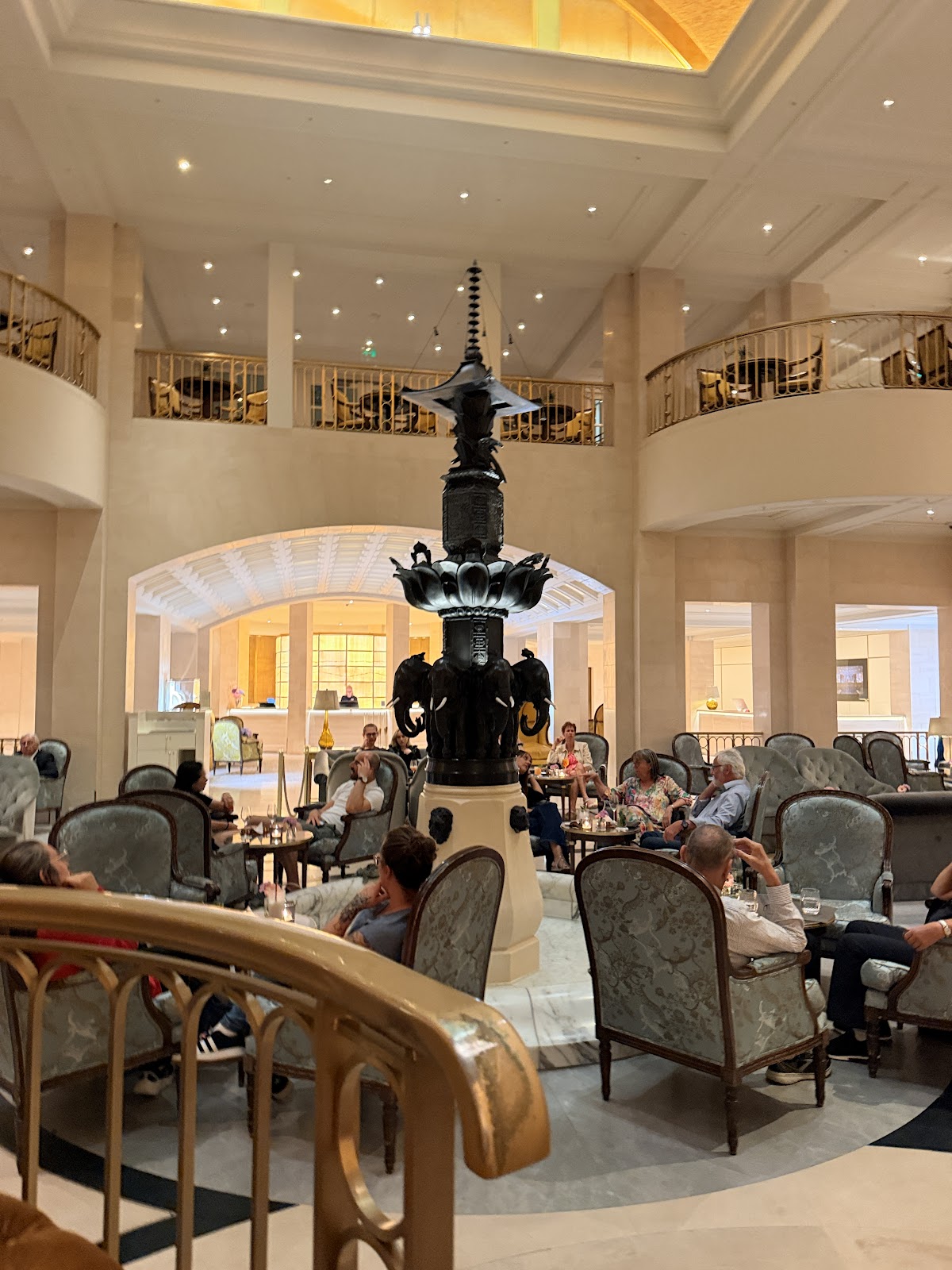 Lobby Lounge & Bar Hotel Adlon — photo 2