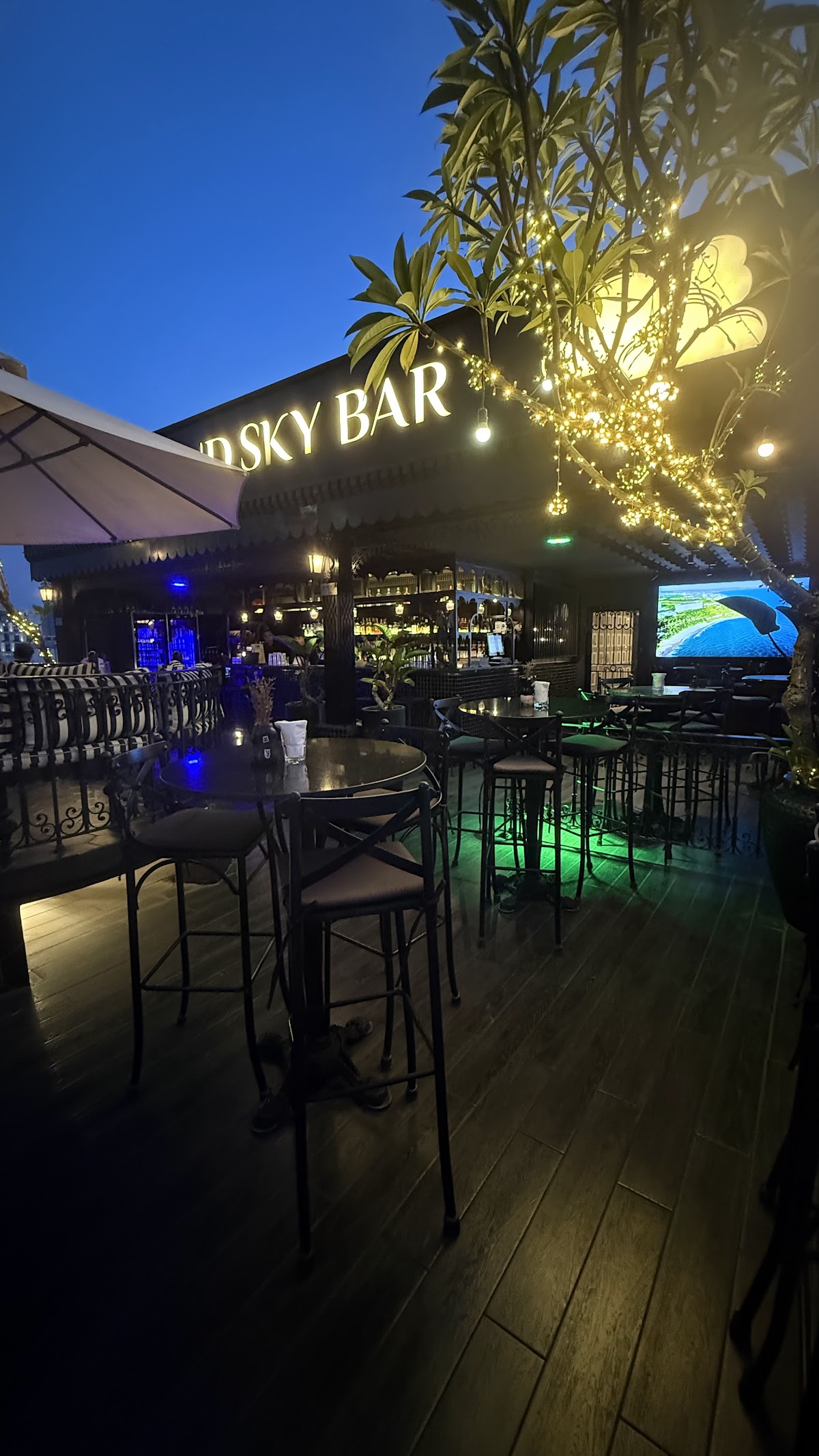 Cloud Sky Bar Hanoi — photo 2