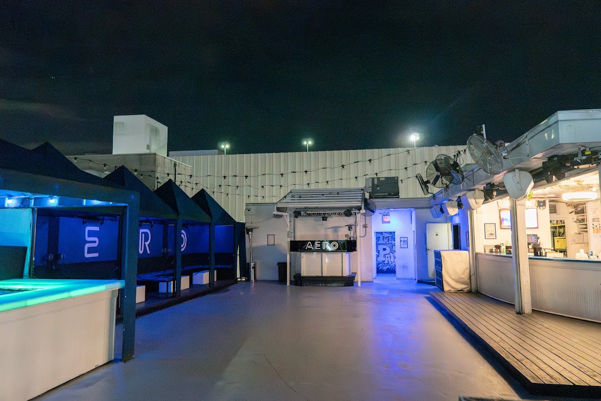 Aero Rooftop Bar & Lounge — photo 2