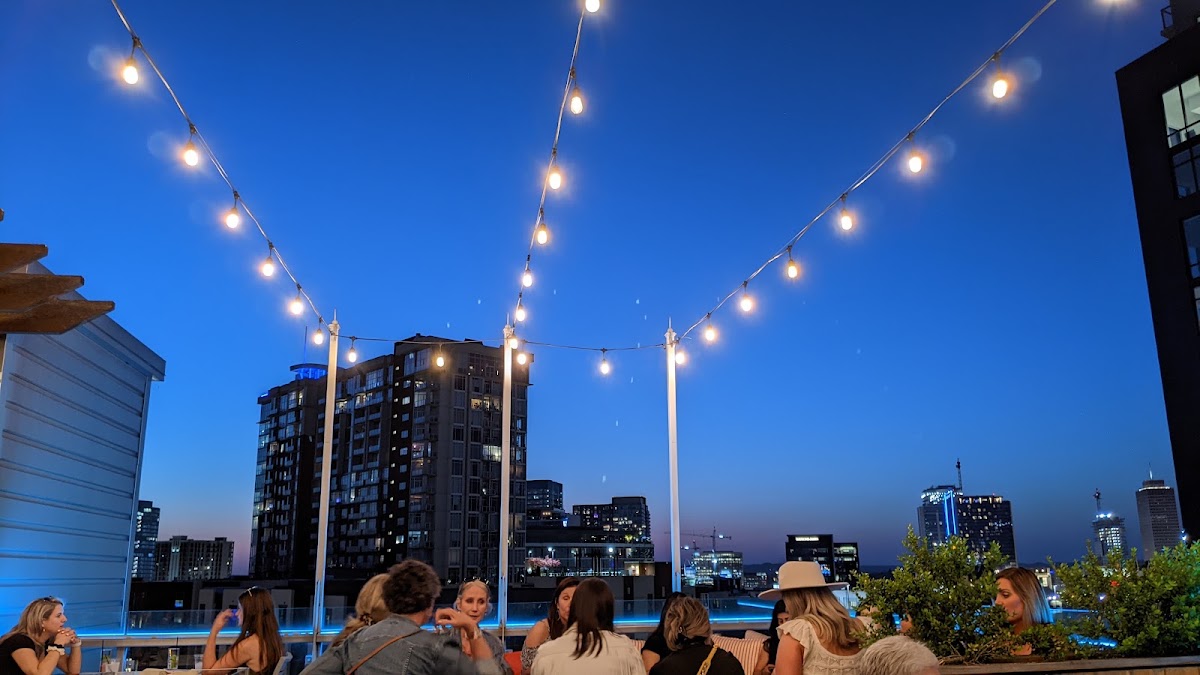 UP, Rooftop Table & Tavern — photo 2