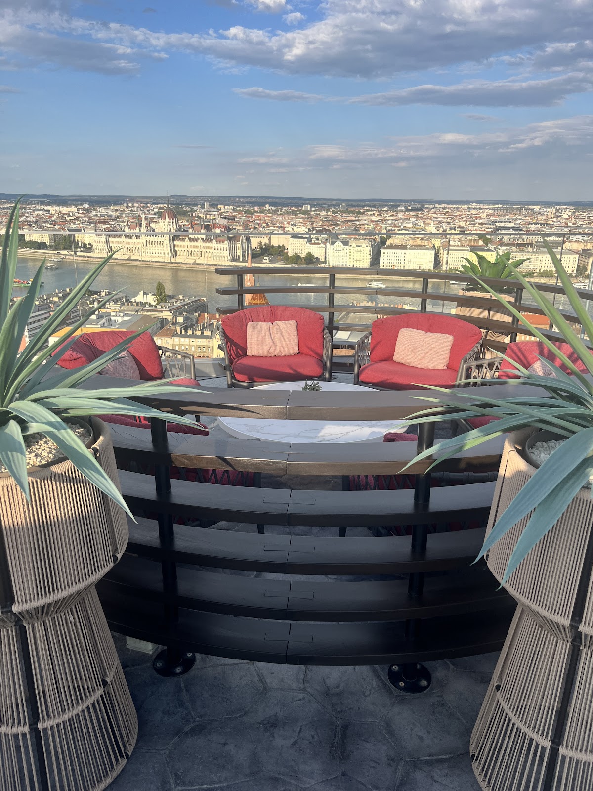White Raven Skybar & Lounge — photo 2