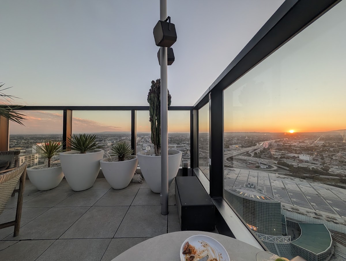 La Lo La Rooftop — photo 3