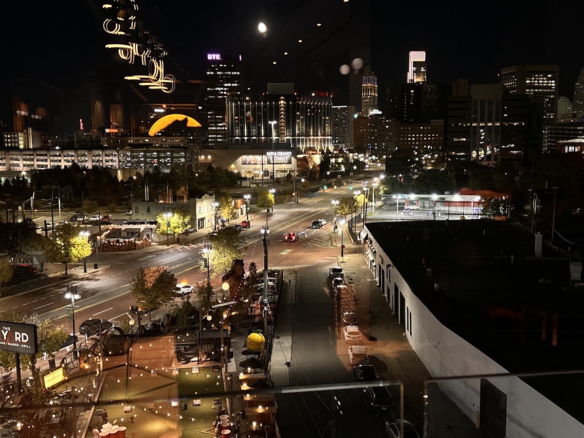 IO Godfrey Rooftop Lounge — photo 3