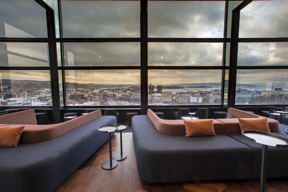 Summit Bar — photo 3