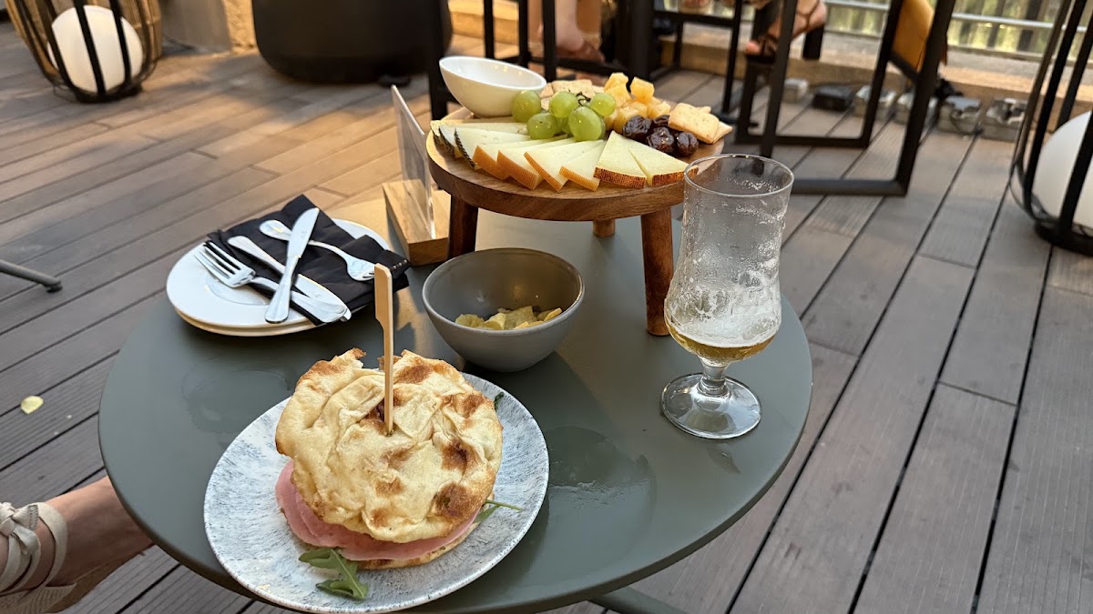 Sky Bar Novotel Valencia Lavant — photo 3