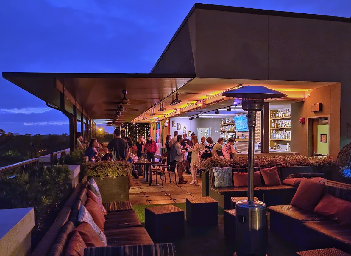 EDGE Rooftop Cocktail Lounge — photo 3
