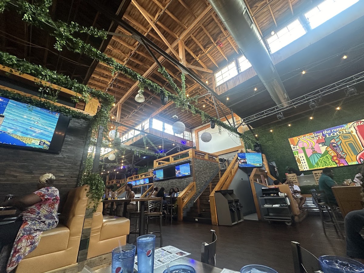 The Marquee Restaurant & Lounge — photo 3