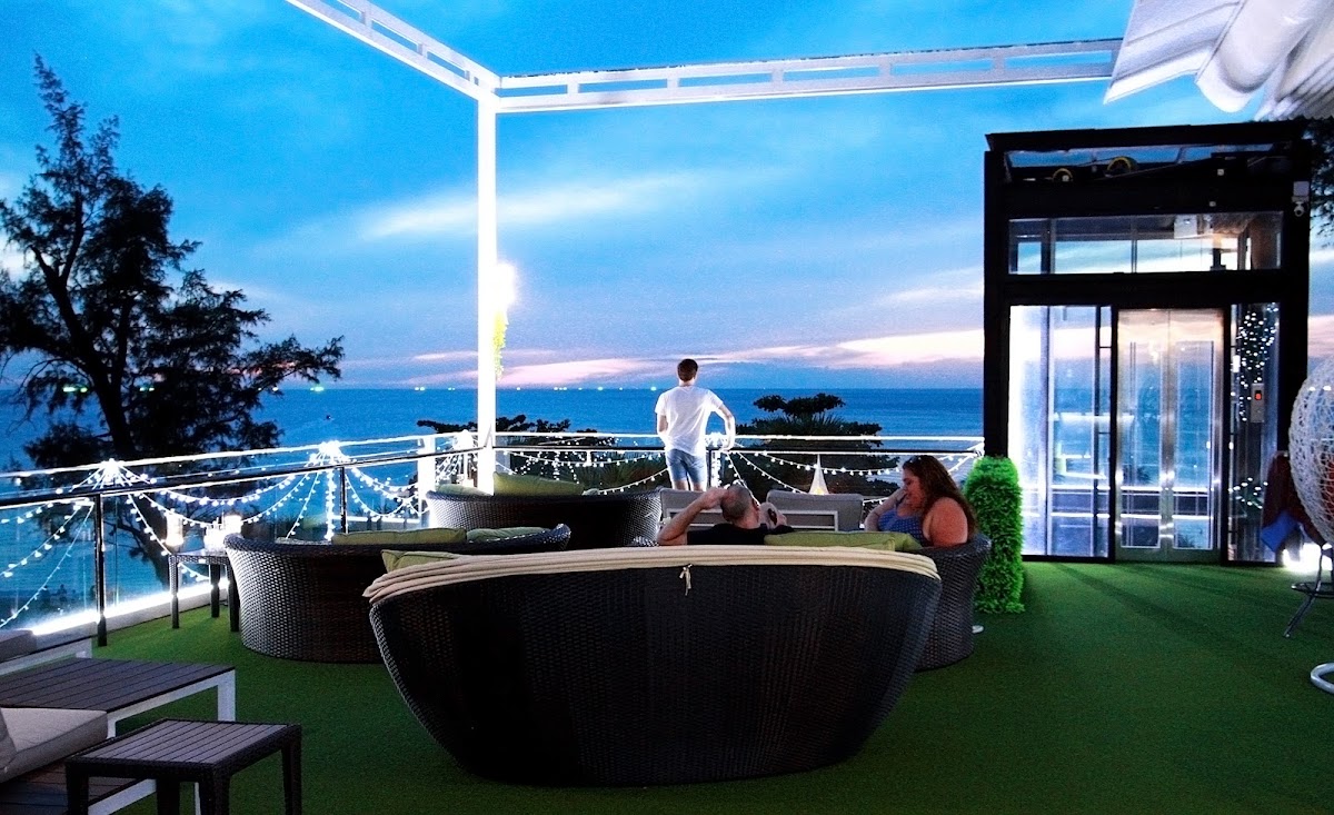 Starz Rooftop Bar & Restaurant — photo 3