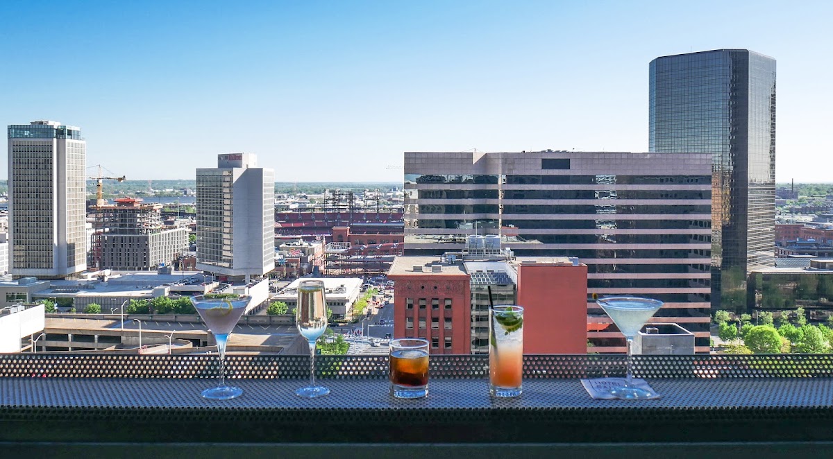 Form Skybar — photo 3
