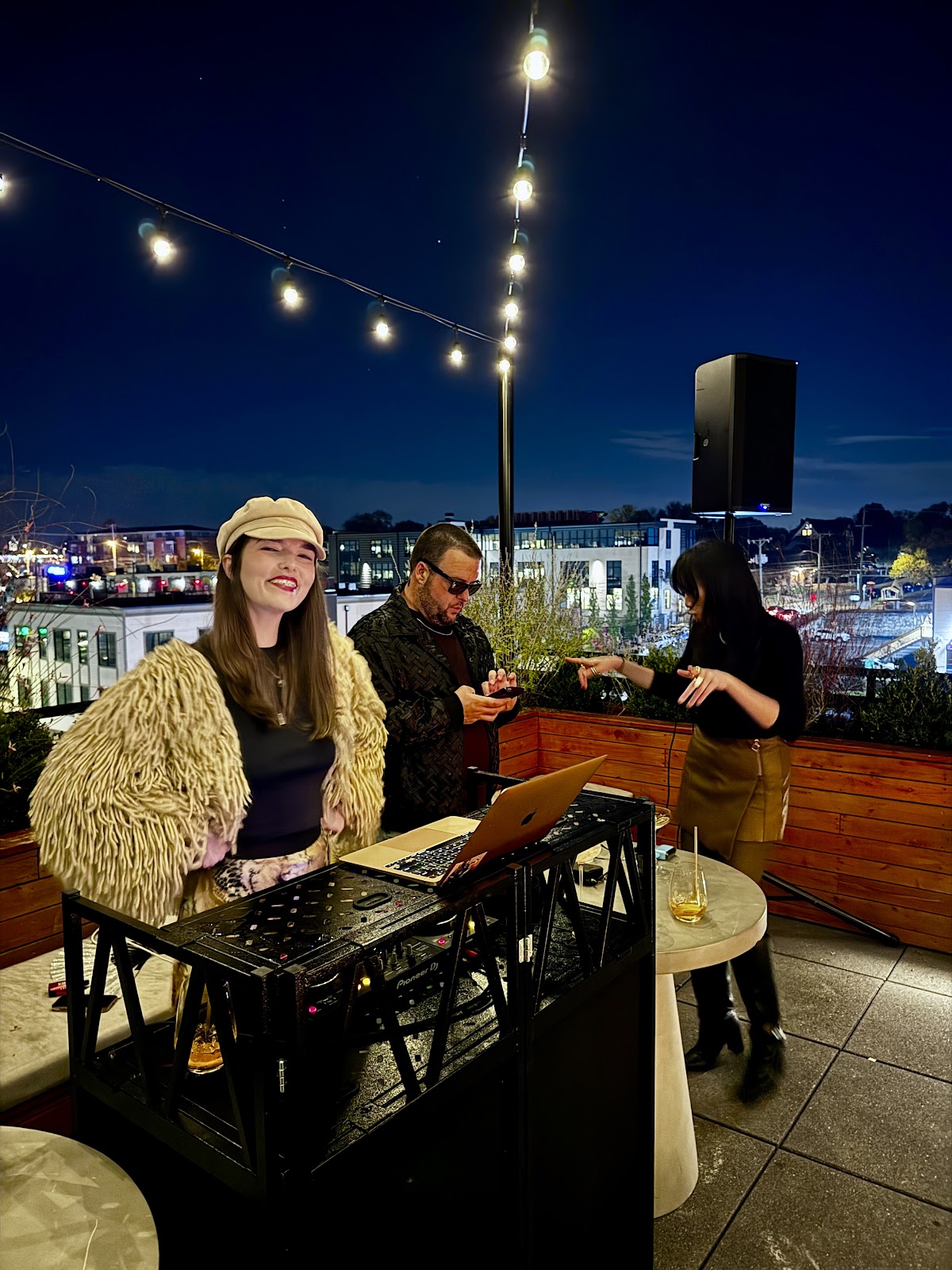Tall Tales Rooftop Bar — photo 3