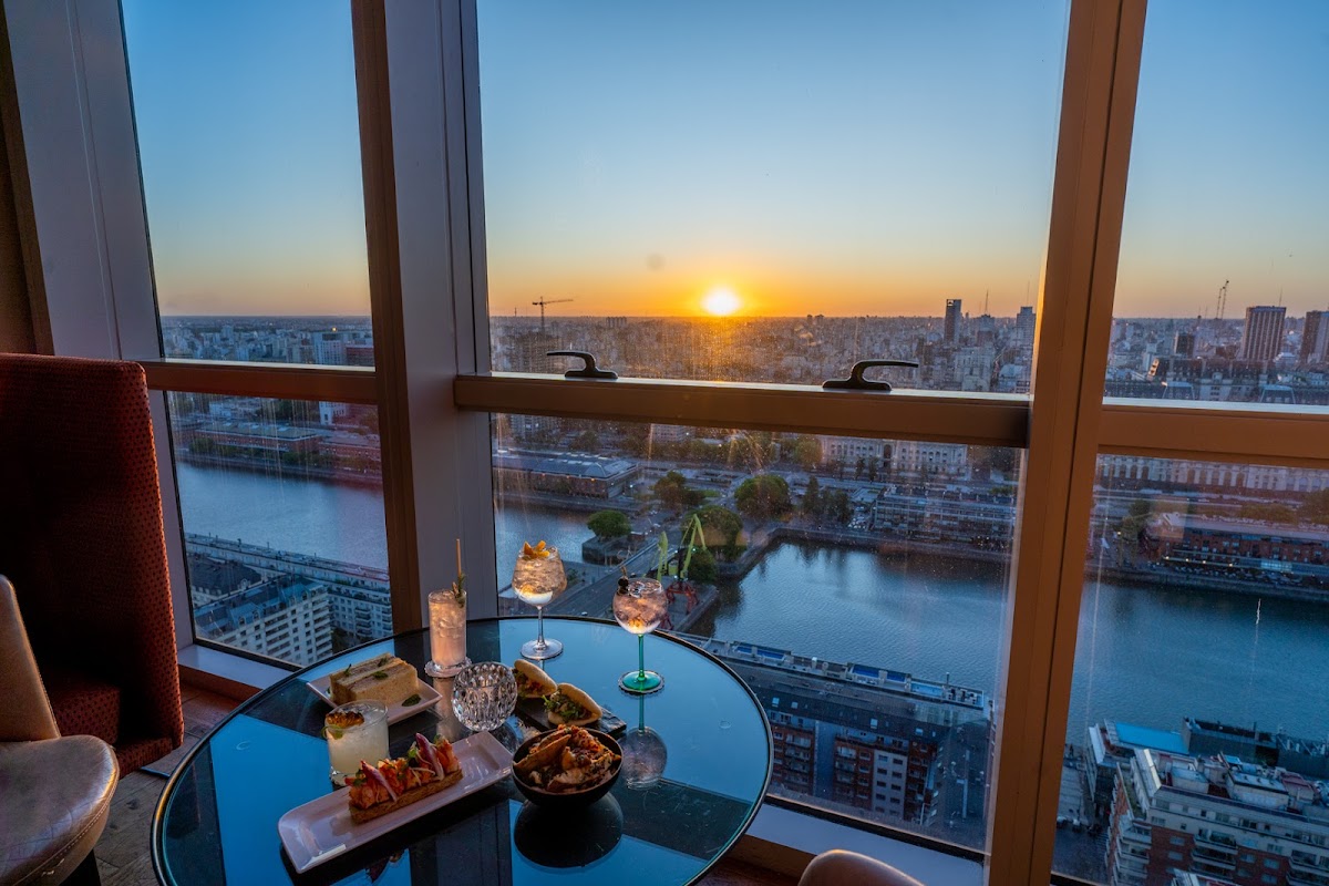 Crystal Bar - Alvear Icon Hotel - Puerto Madero — photo 3