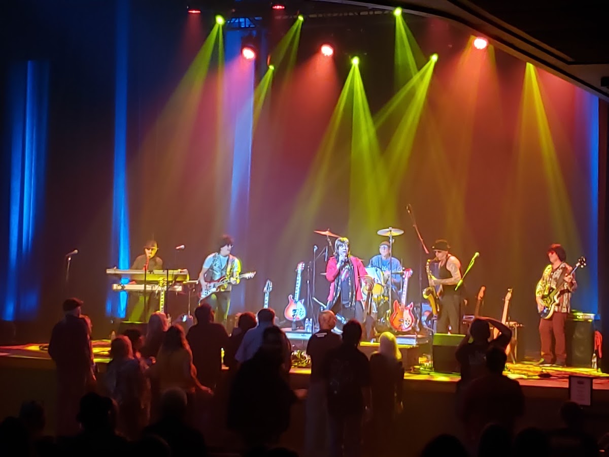 Revolution Hall — photo 3