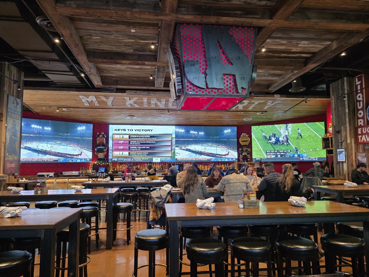 Jason Aldean's Kitchen + Bar — photo 3