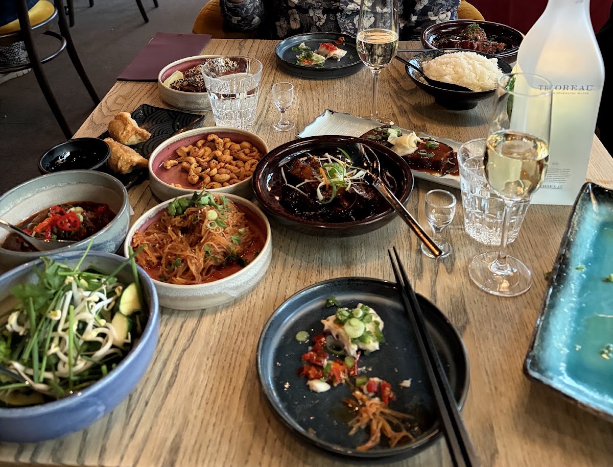 Mei Rose Rooftop Bar & Bistro — photo 3