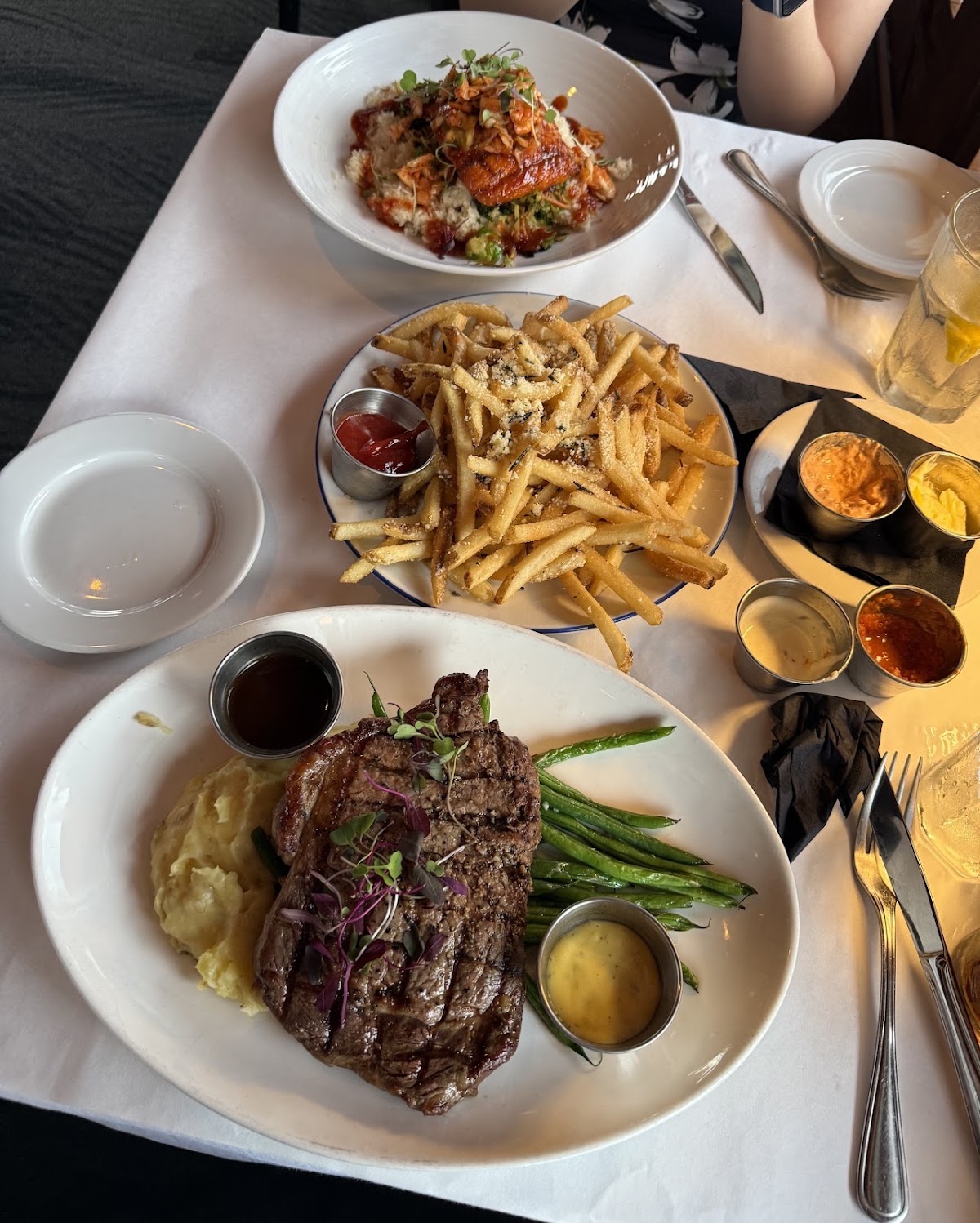 Rusty Scupper Restaurant & Bar — photo 3