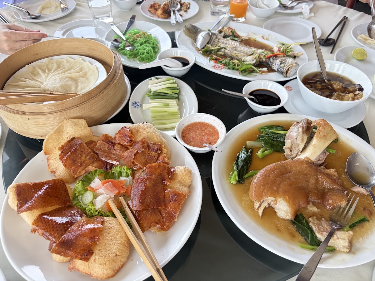 Rooftop Chinese Restaurant at Pearl Hotel — photo 3