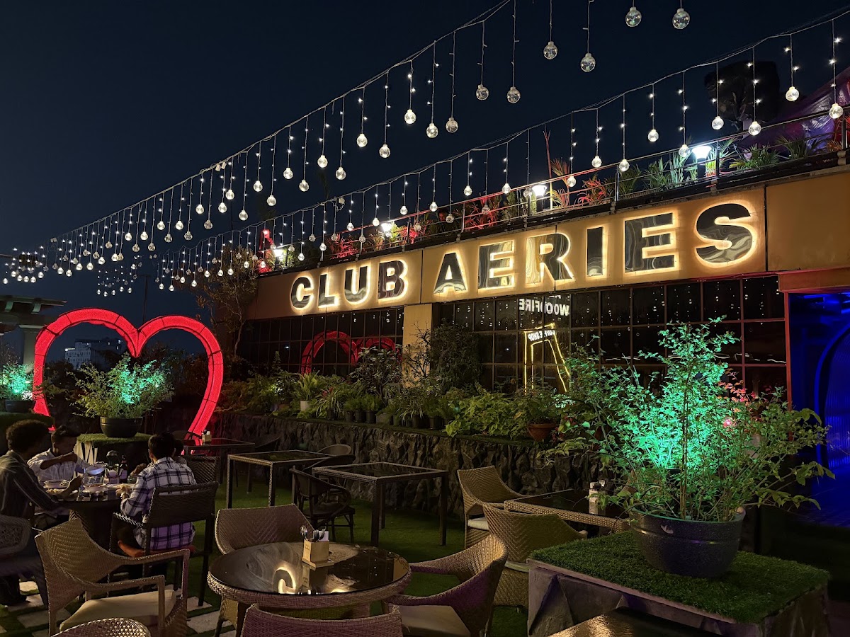 CLUB AERIES - SKYBAR & KITCHEN — photo 4