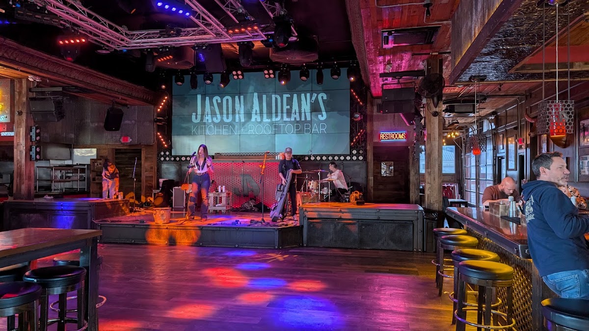 Jason Aldean's Kitchen + Rooftop Bar — photo 4