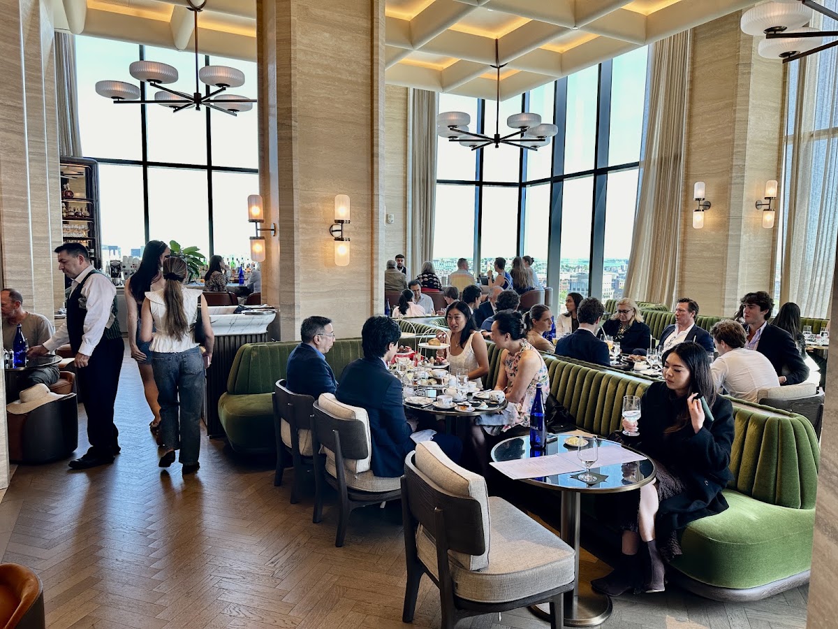 LONG BAR & TERRACE — photo 4